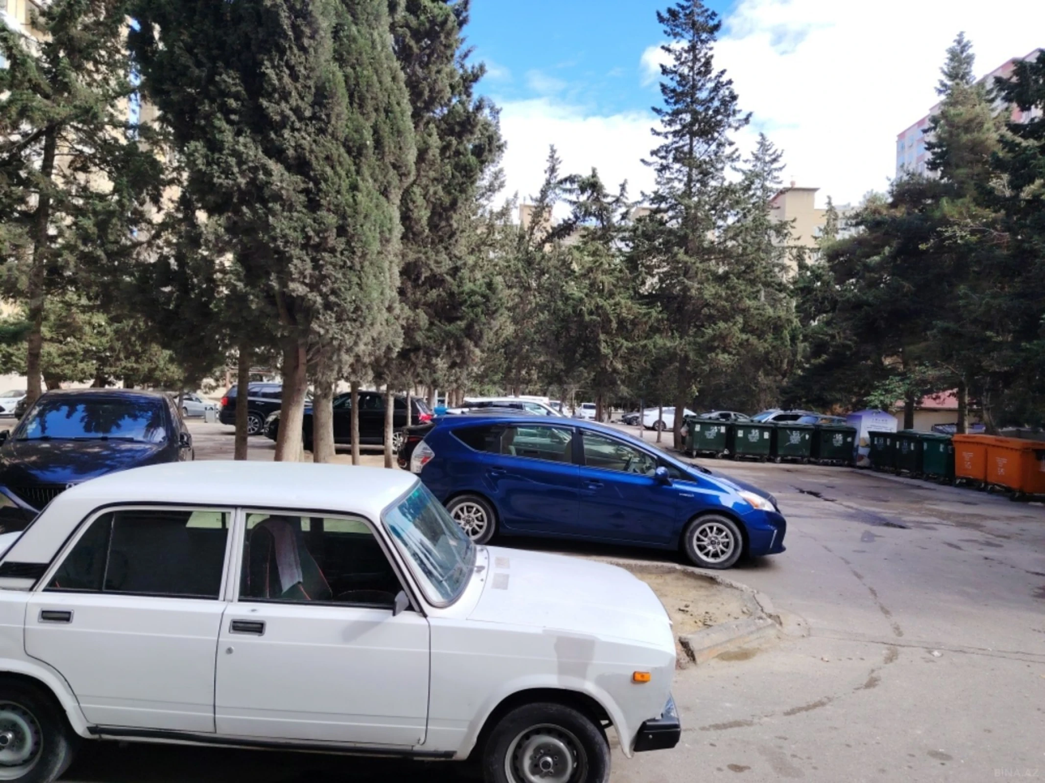 Satılır 3 otaqlı mənzil 110 m²