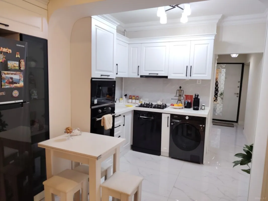 Satılır 3 otaqlı mənzil 110 m²
