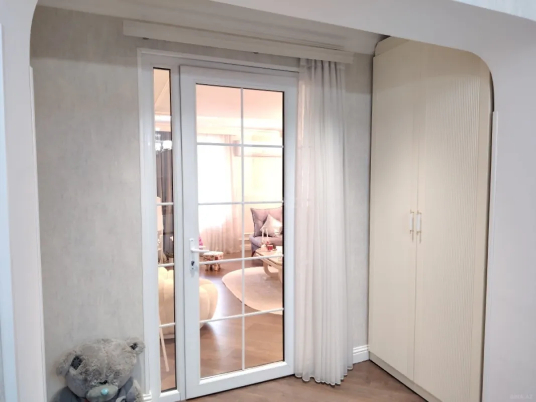 Satılır 3 otaqlı mənzil 110 m²