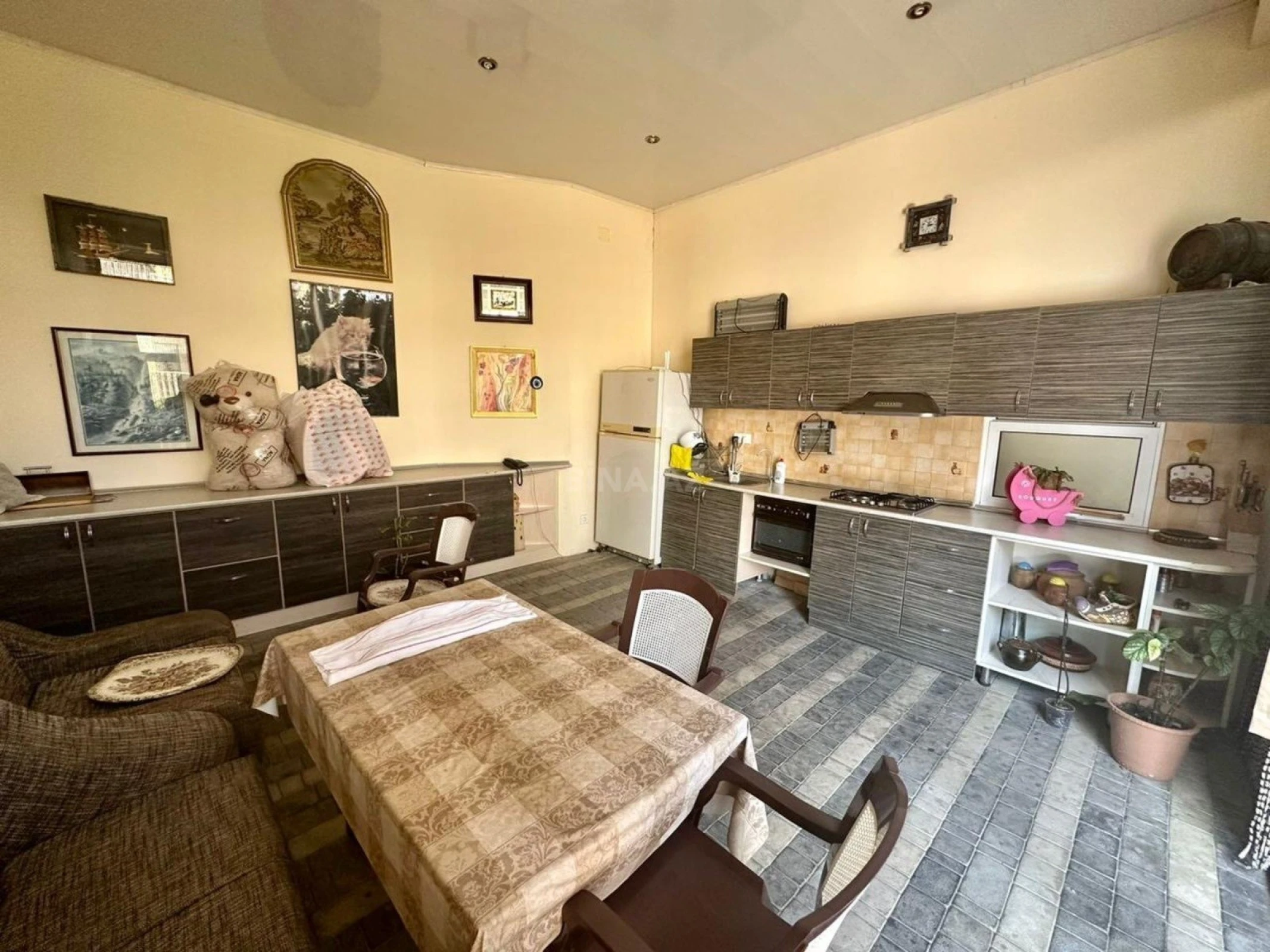 Kirayə verilir 6 otaqlı həyət evi 500 m²