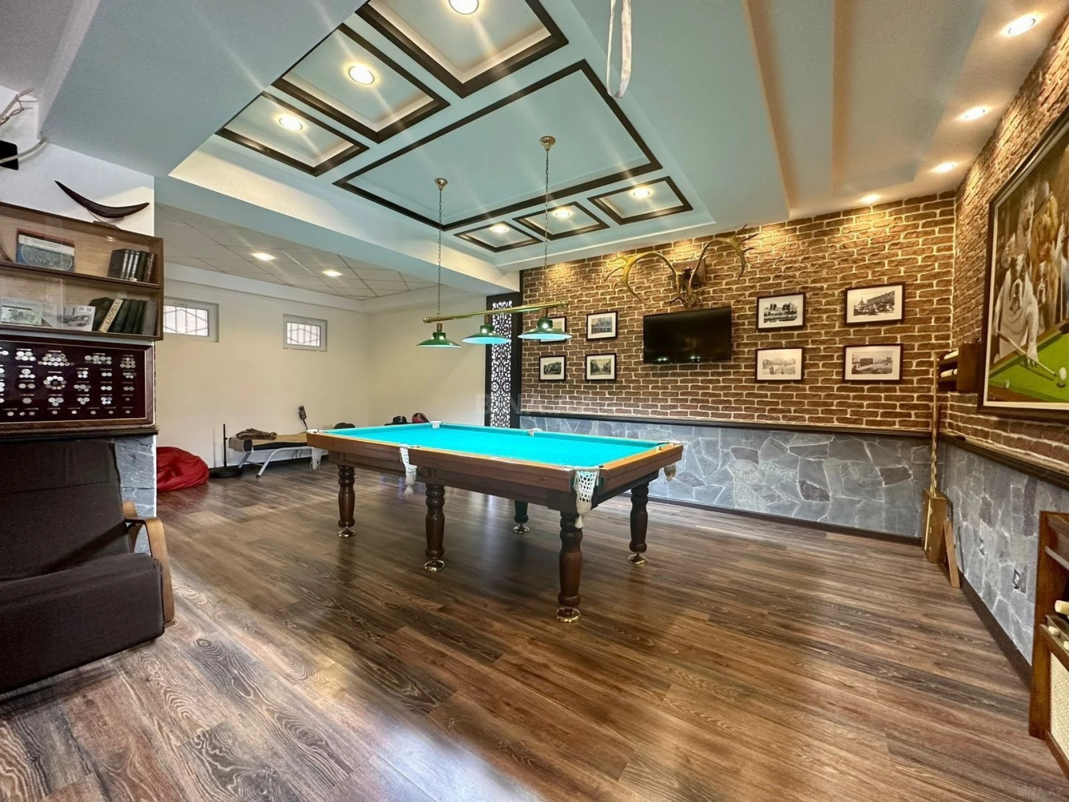 Kirayə verilir 6 otaqlı həyət evi 500 m²