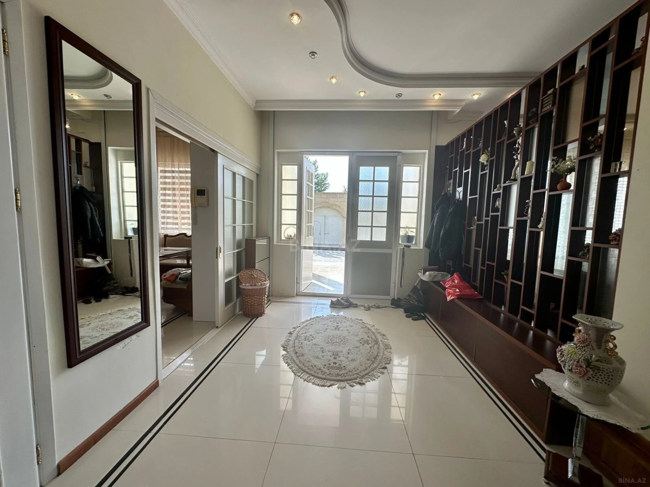 Kirayə verilir 6 otaqlı həyət evi 500 m²