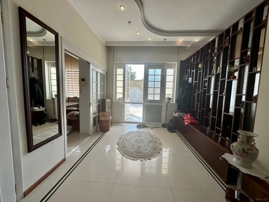 Kirayə verilir 6 otaqlı həyət evi 500 m²