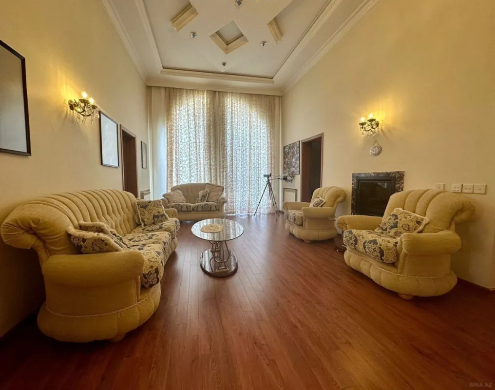 Kirayə verilir 6 otaqlı həyət evi 500 m²