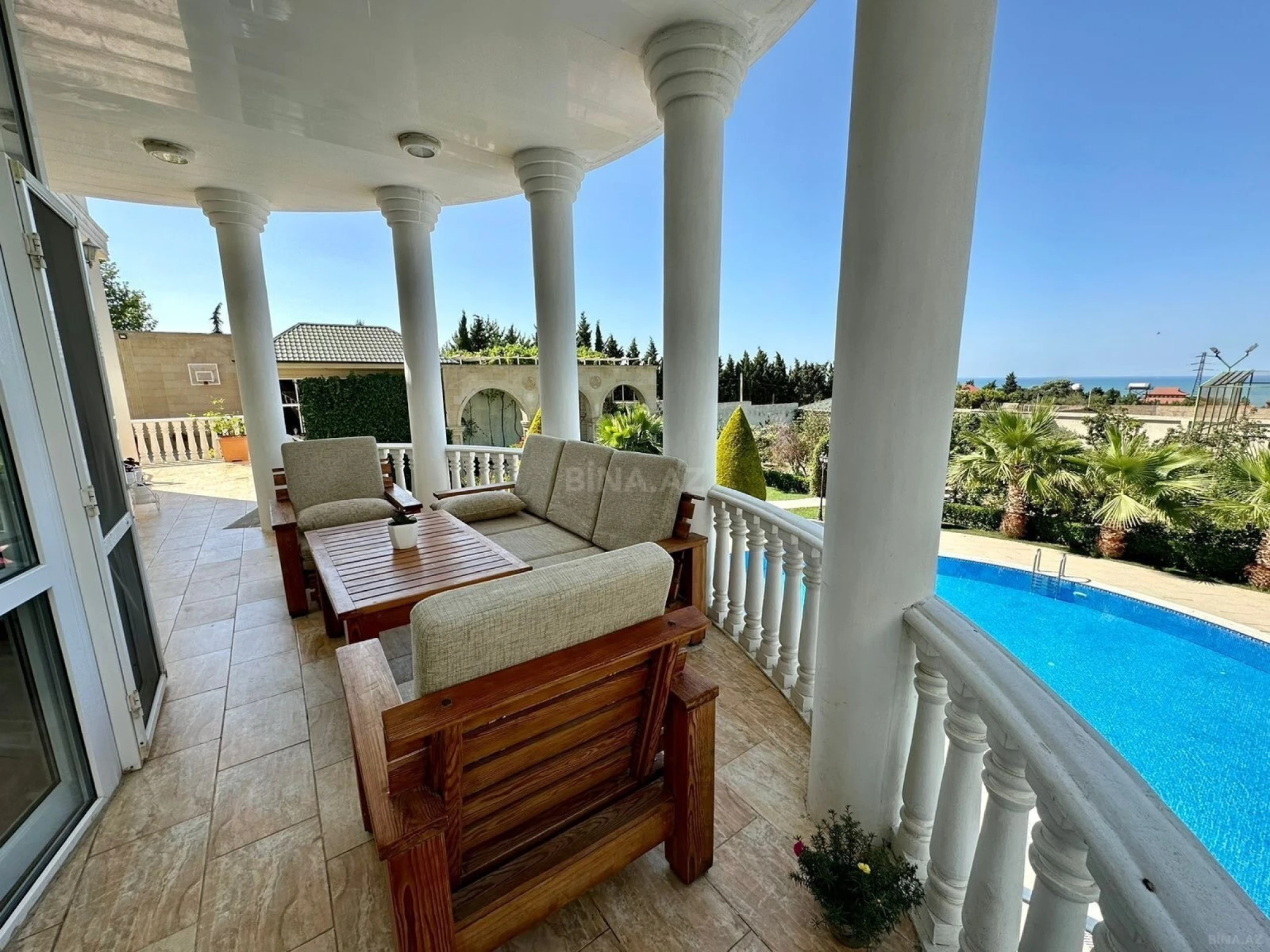 Kirayə verilir 6 otaqlı həyət evi 500 m²