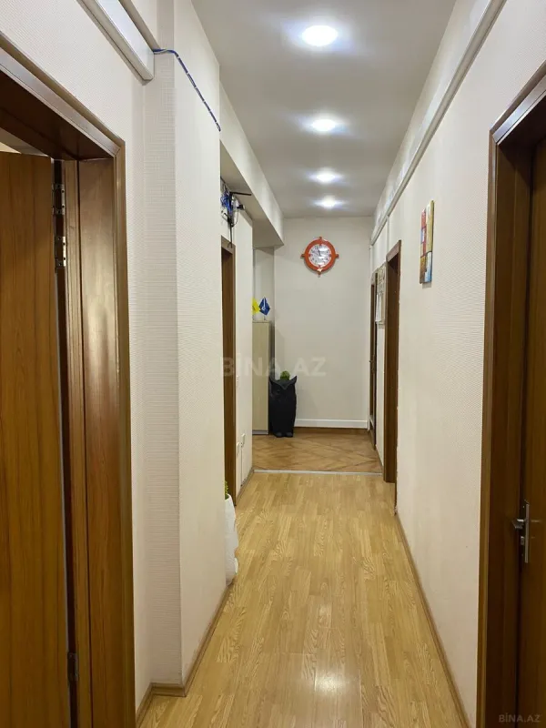 Satılır 4 otaqlı mənzil 141 m²