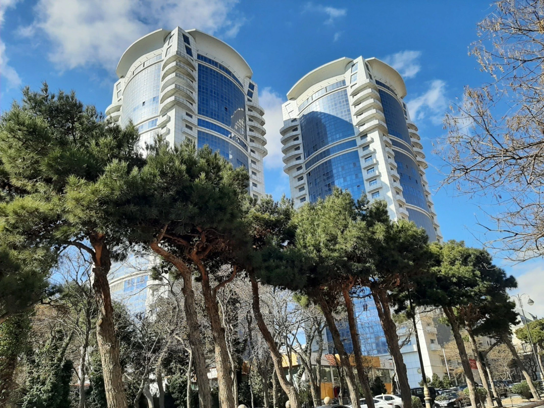 Kirayə verilir 4 otaqlı mənzil 170 m²