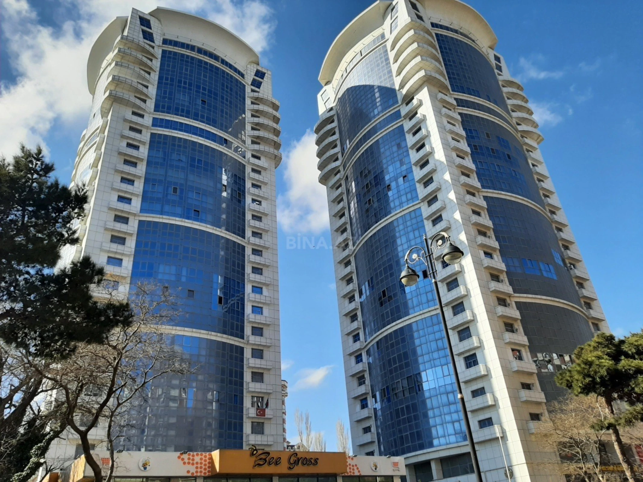 Kirayə verilir 4 otaqlı mənzil 170 m²
