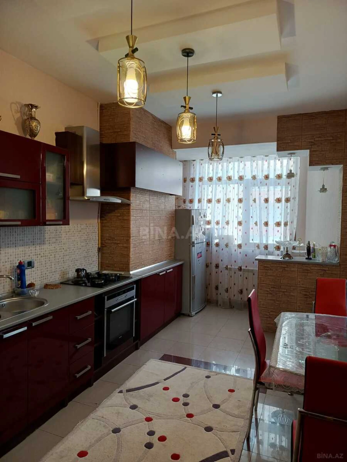 Satılır 4 otaqlı mənzil 180 m²