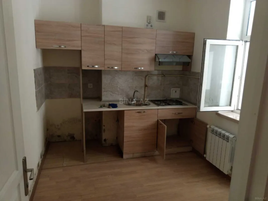 Satılır 4 otaqlı mənzil 83 m²