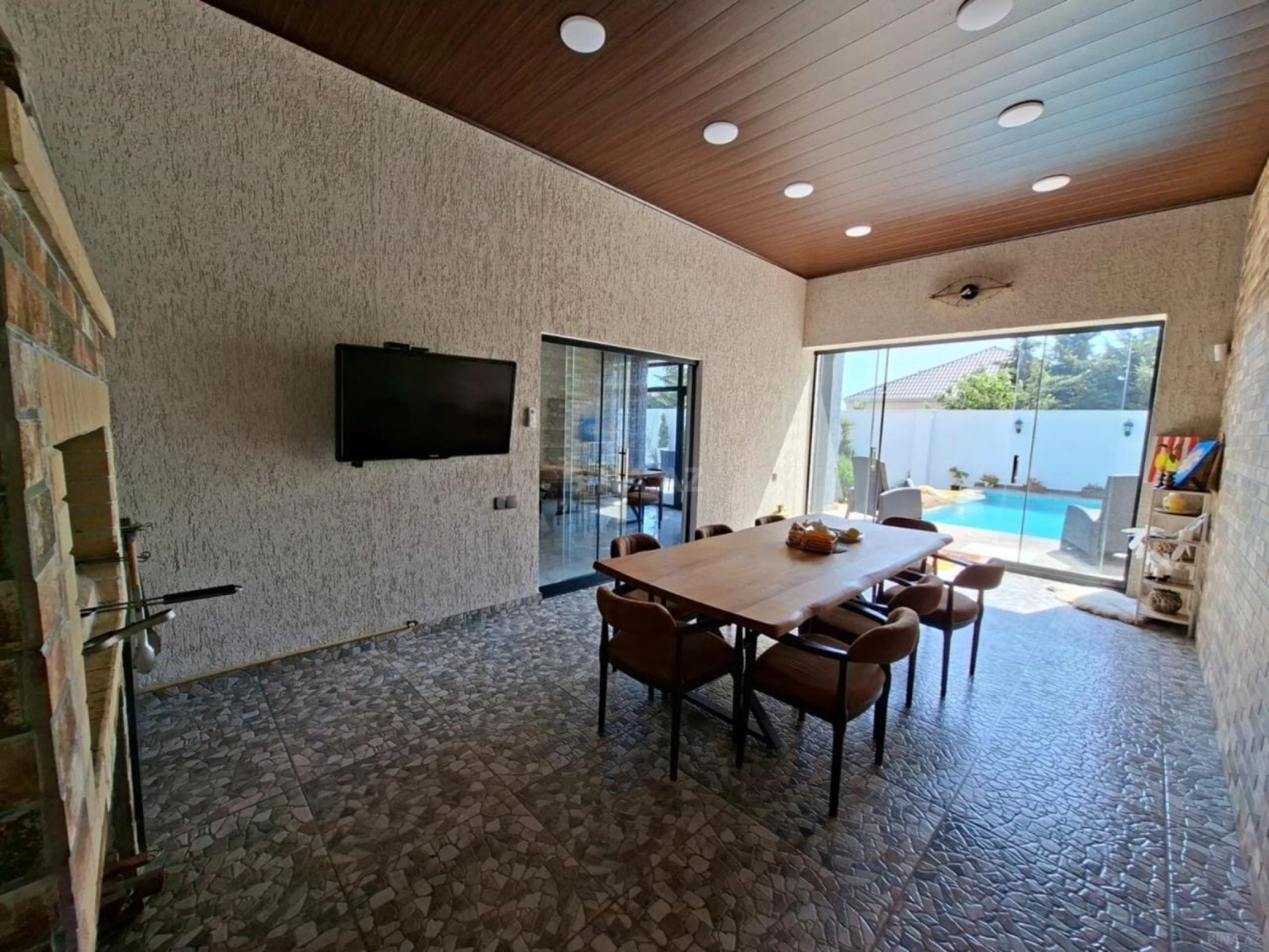 Kirayə verilir 4 otaqlı həyət evi 240 m²
