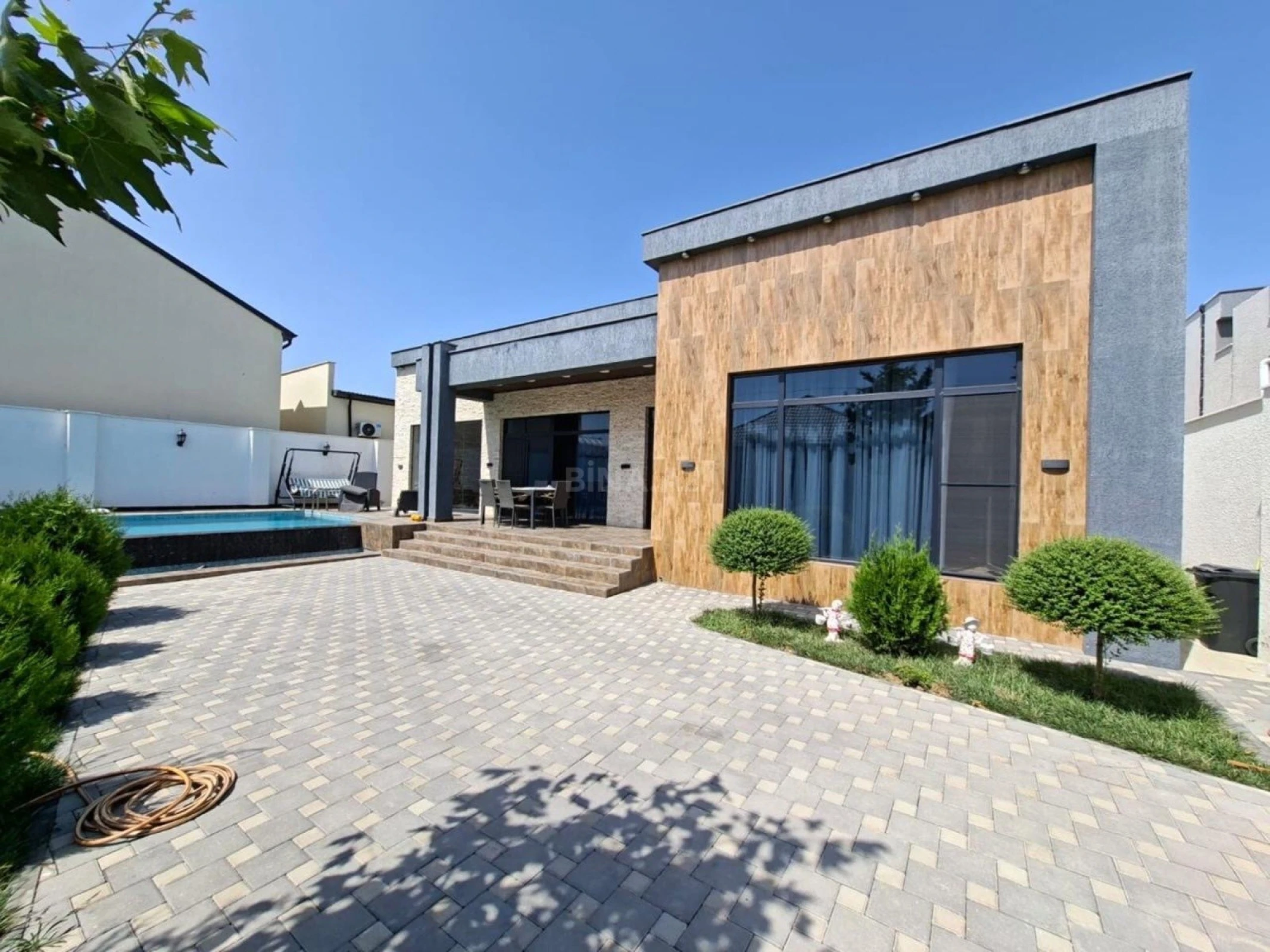 Kirayə verilir 4 otaqlı həyət evi 240 m²