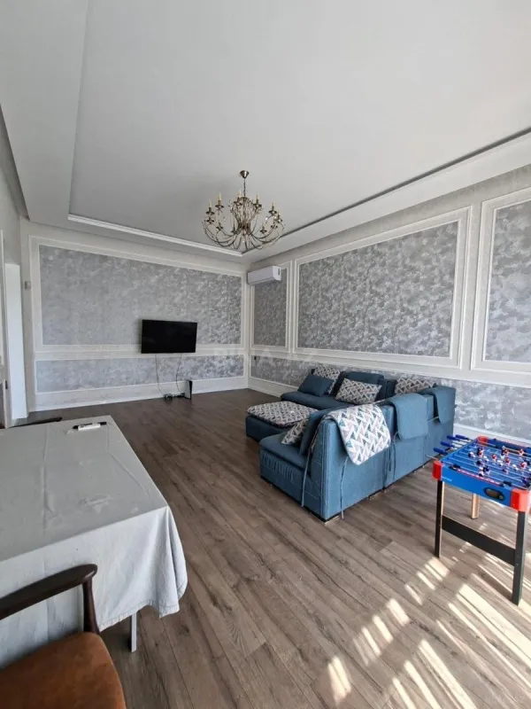 Kirayə verilir 4 otaqlı həyət evi 240 m²