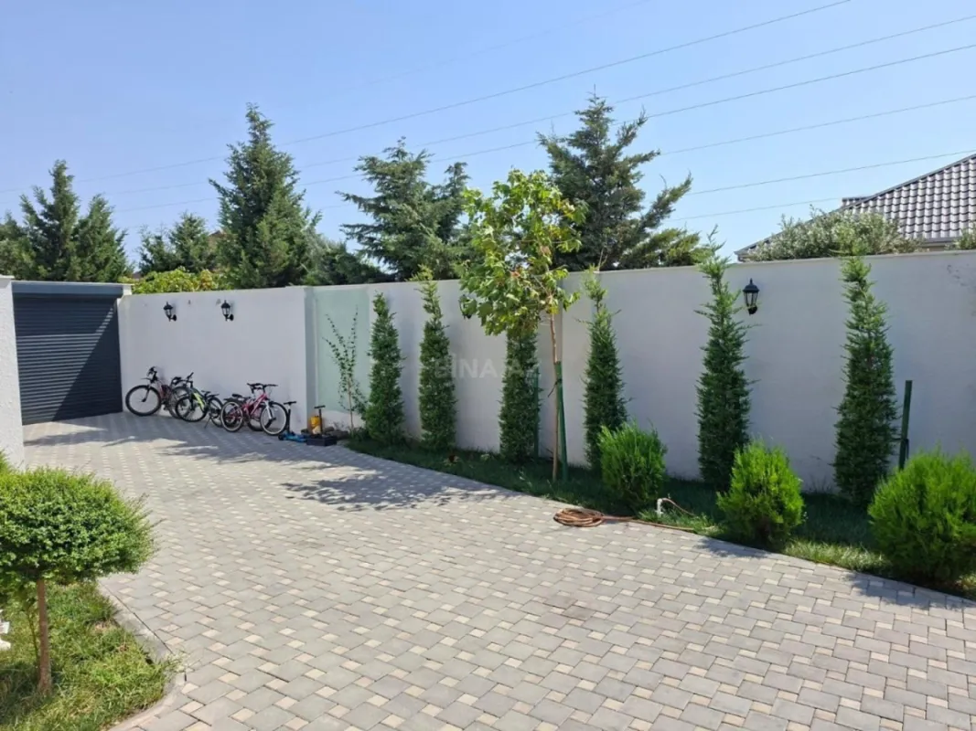 Kirayə verilir 4 otaqlı həyət evi 240 m²