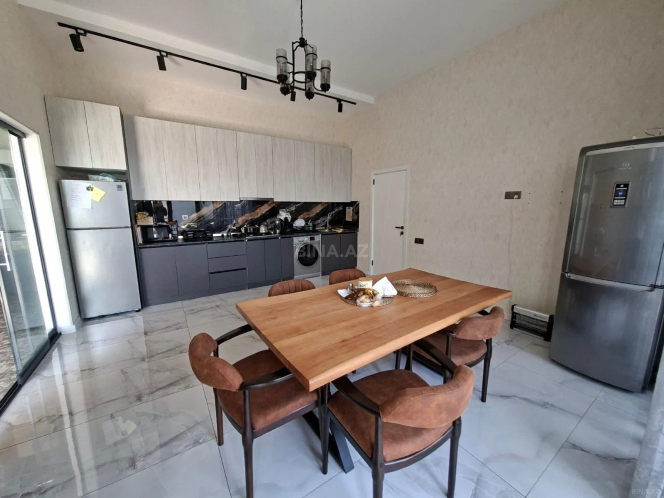 Kirayə verilir 4 otaqlı həyət evi 240 m²