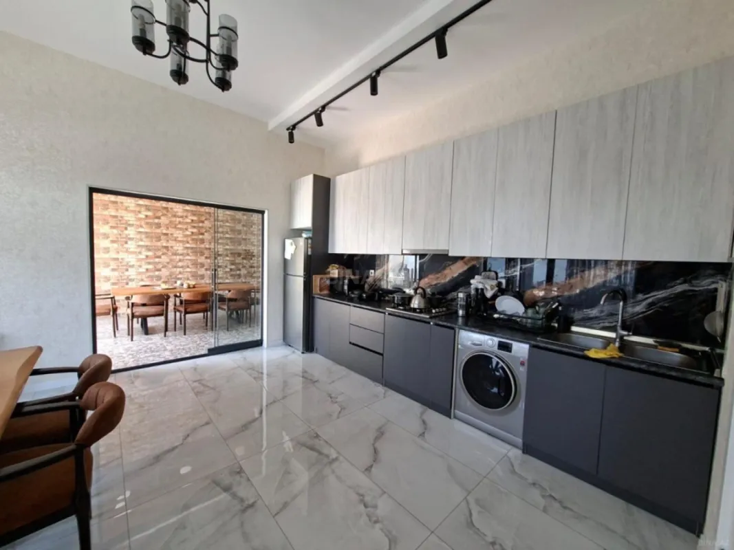 Kirayə verilir 4 otaqlı həyət evi 240 m²