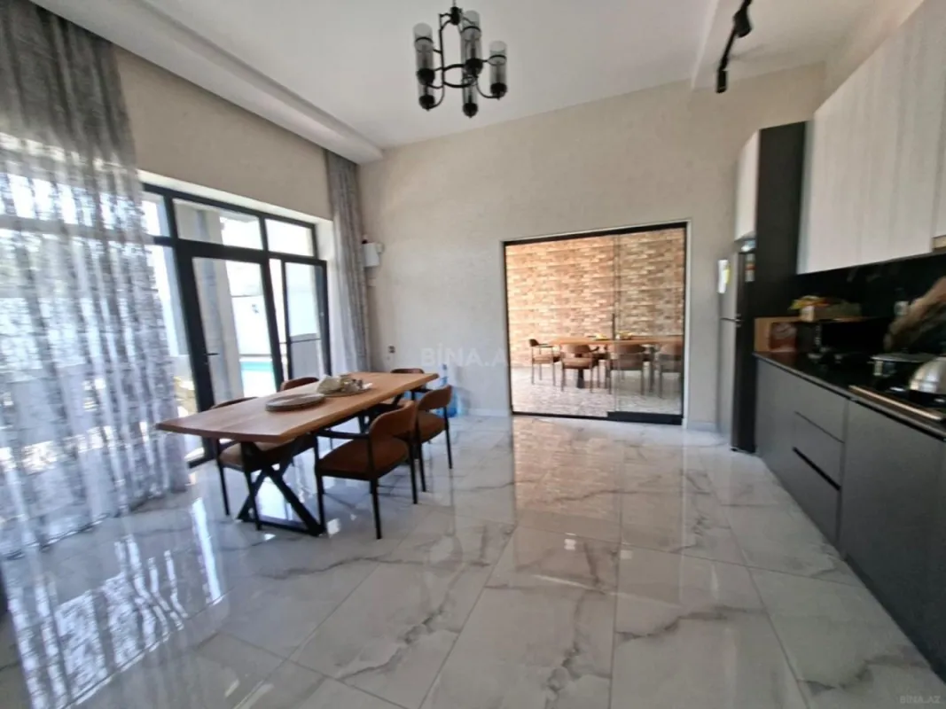 Kirayə verilir 4 otaqlı həyət evi 240 m²