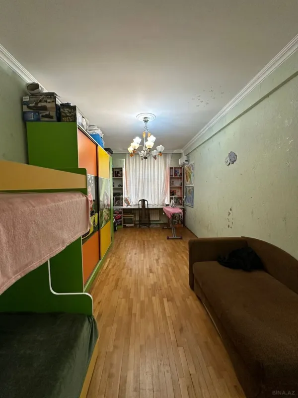 Satılır 3 otaqlı mənzil 160 m²