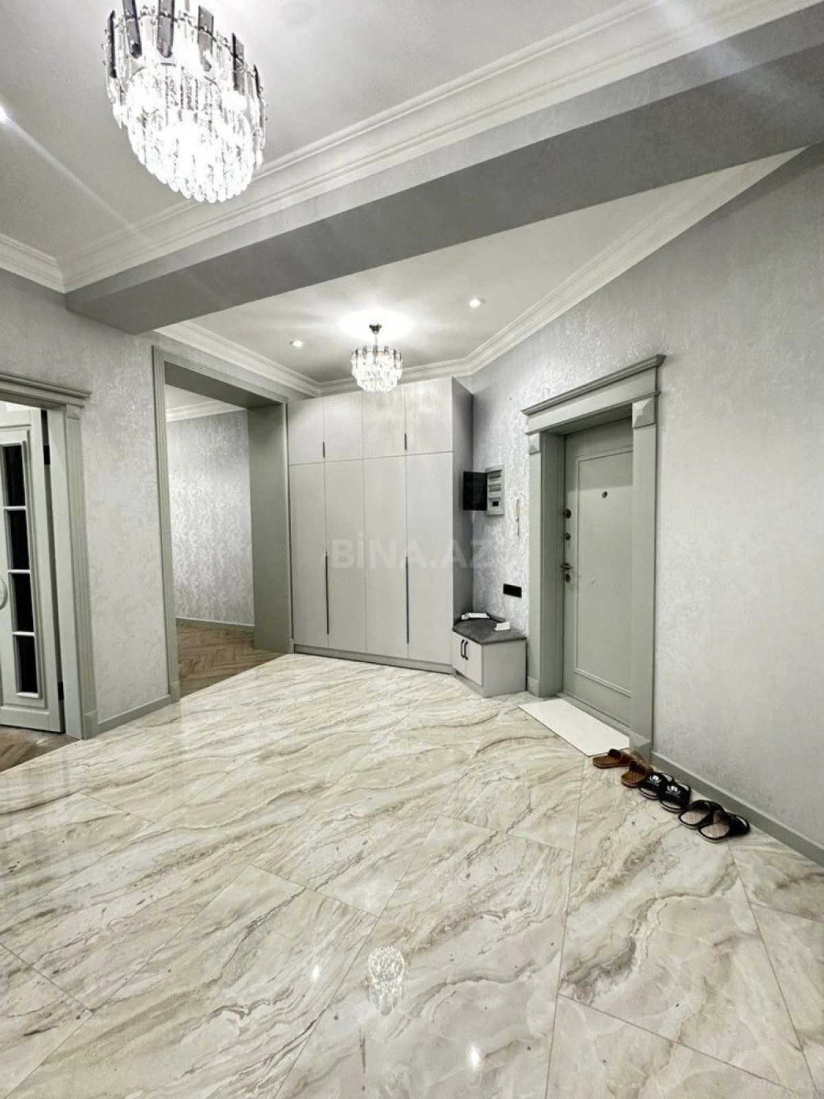 Satılır 3 otaqlı mənzil 150 m²