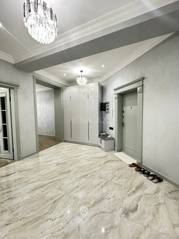 Satılır 3 otaqlı mənzil 150 m²