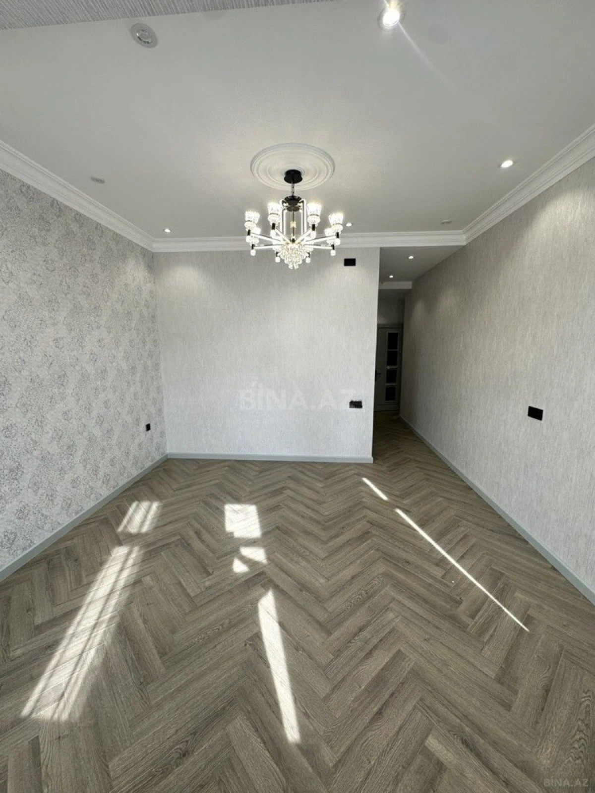 Satılır 3 otaqlı mənzil 150 m²