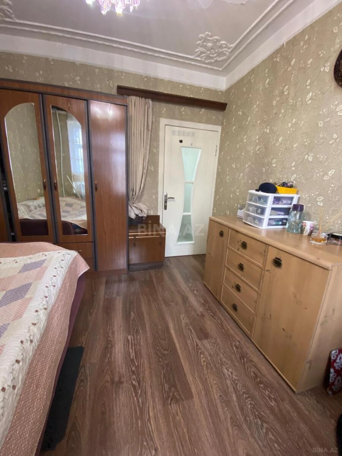 Satılır 4 otaqlı mənzil 110 m²