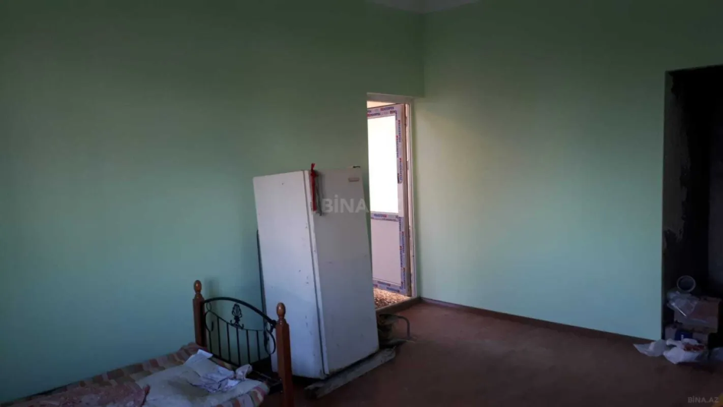 Satılır 6 otaqlı həyət evi 240 m²