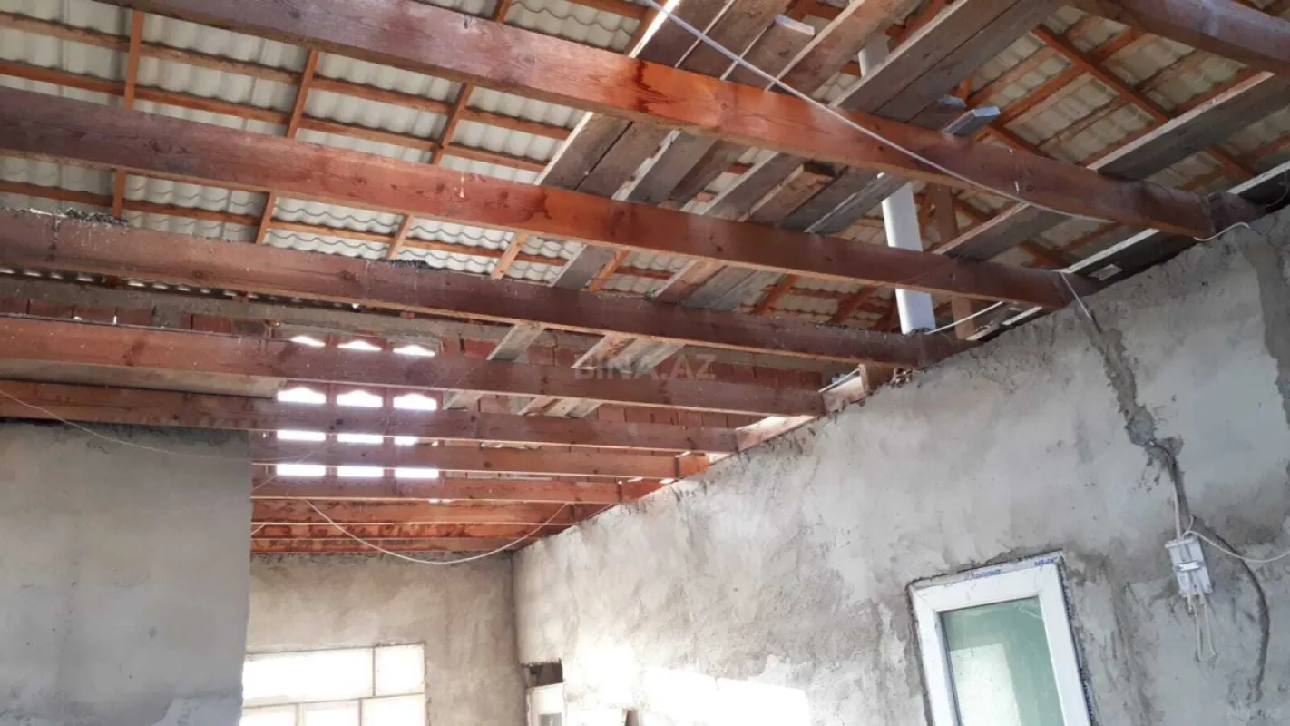 Satılır 6 otaqlı həyət evi 240 m²