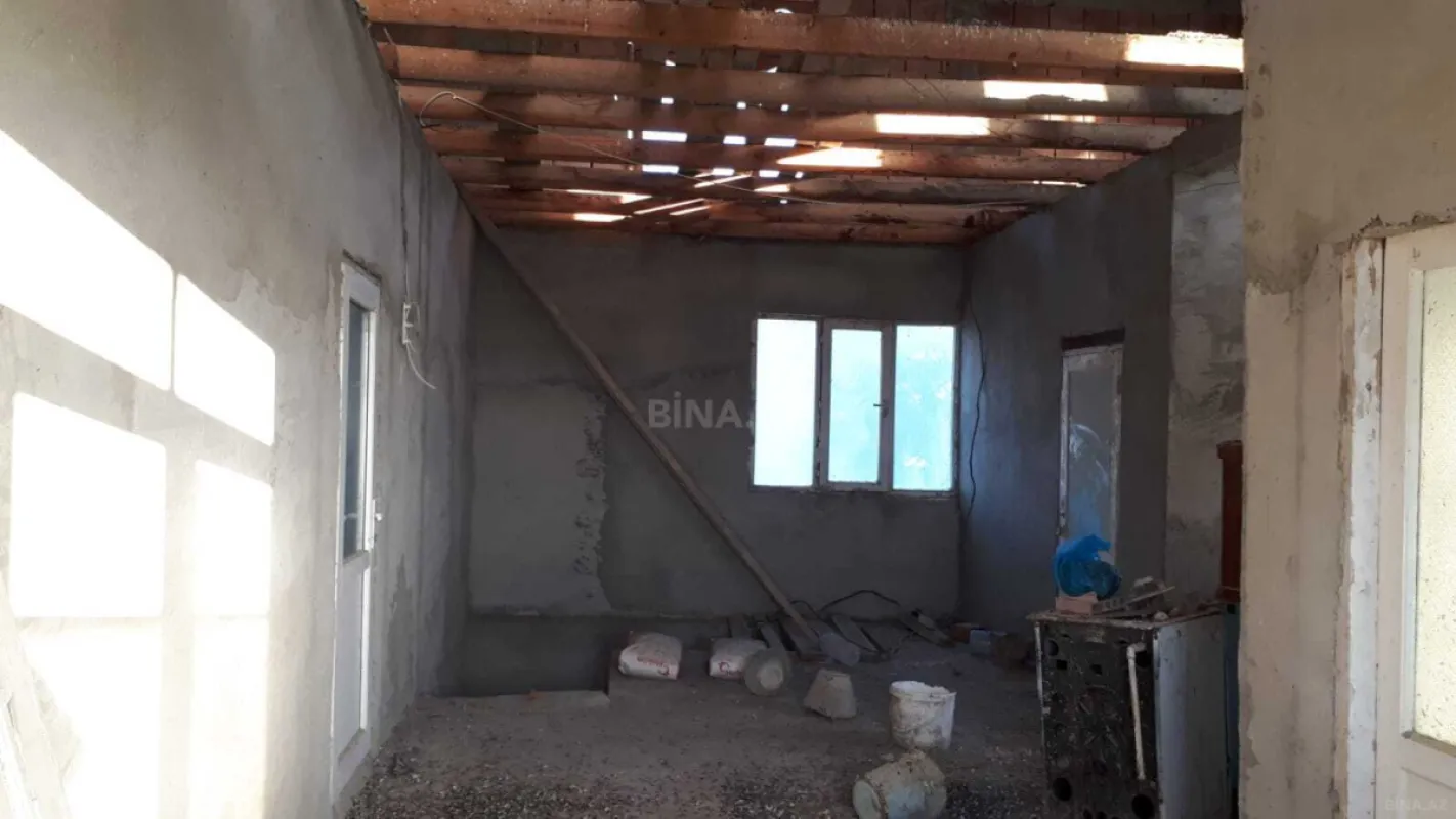 Satılır 6 otaqlı həyət evi 240 m²