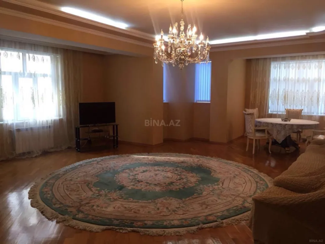 Satılır 3 otaqlı mənzil 166 m²