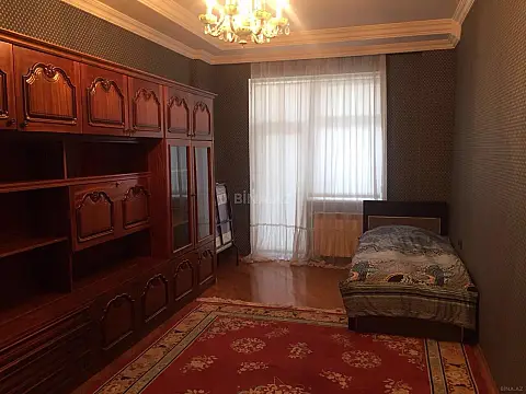 Satılır 3 otaqlı mənzil 166 m²