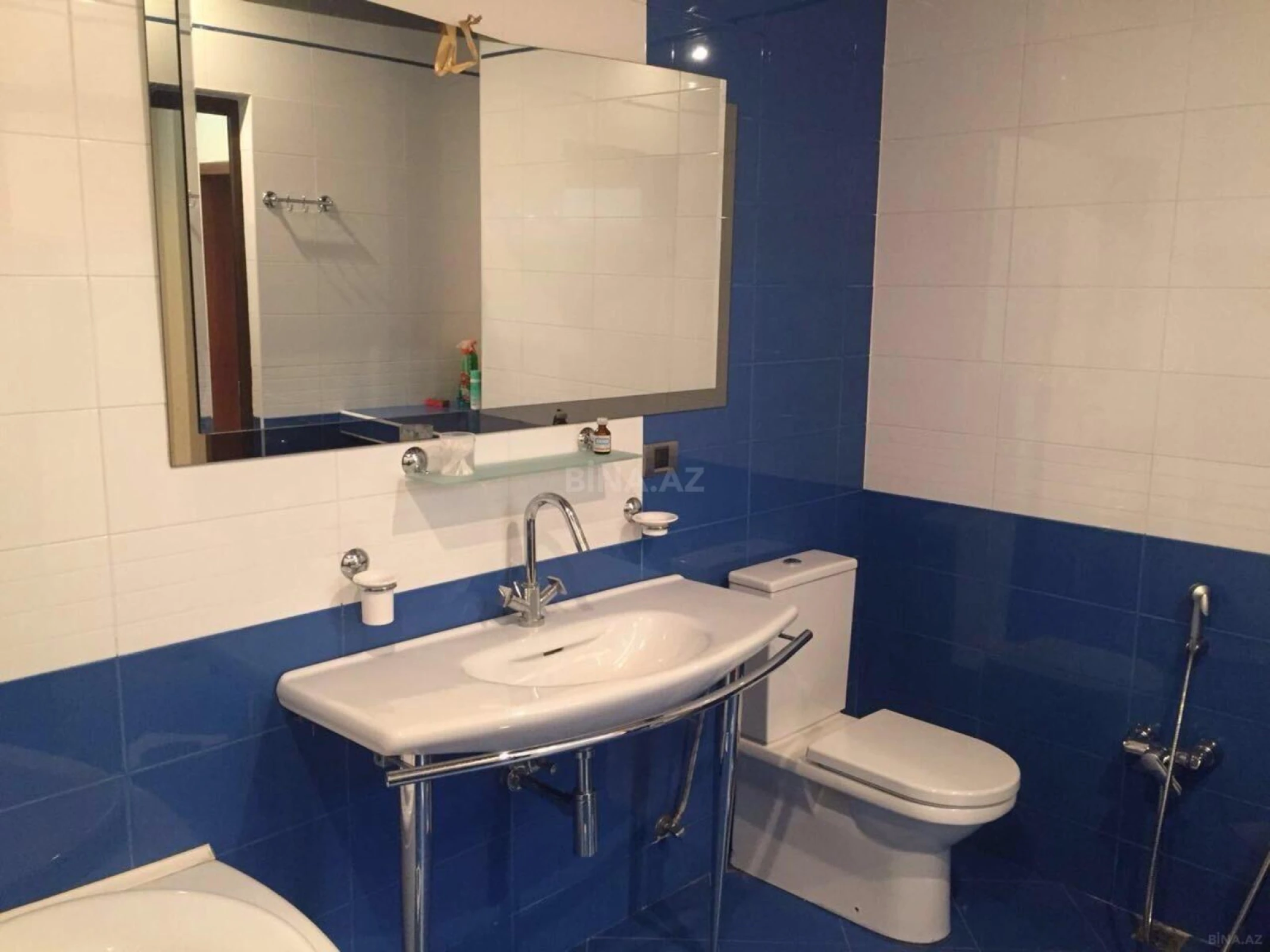Satılır 3 otaqlı mənzil 166 m²