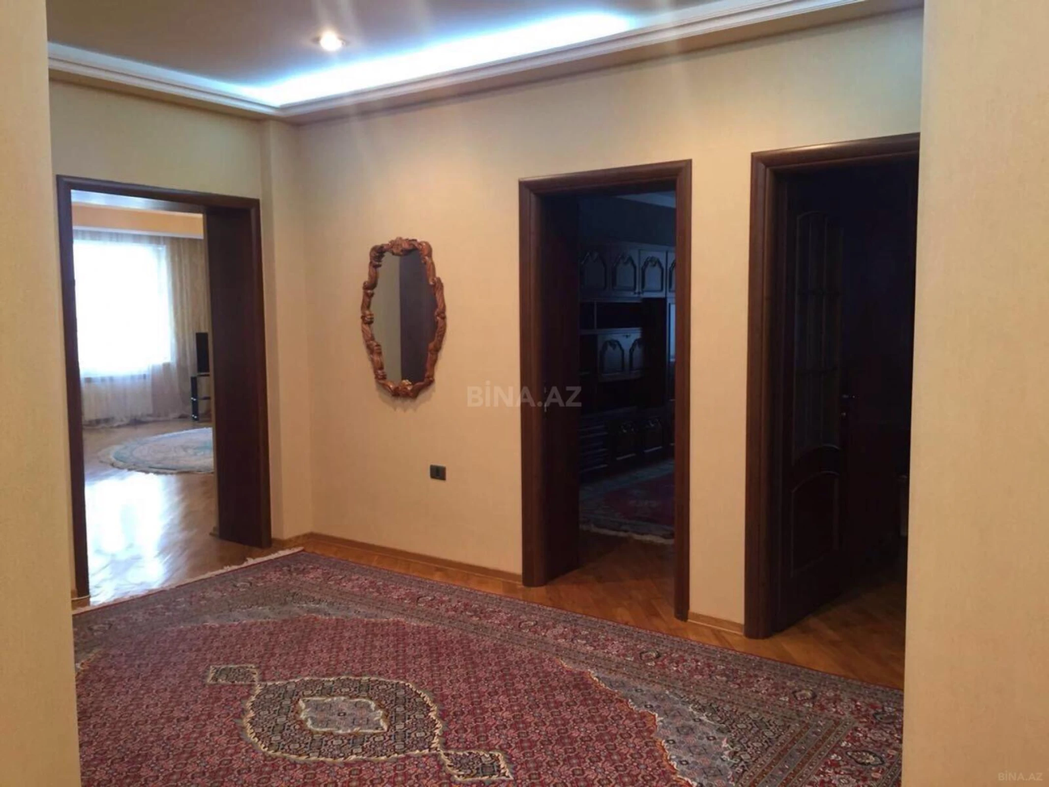 Satılır 3 otaqlı mənzil 166 m²