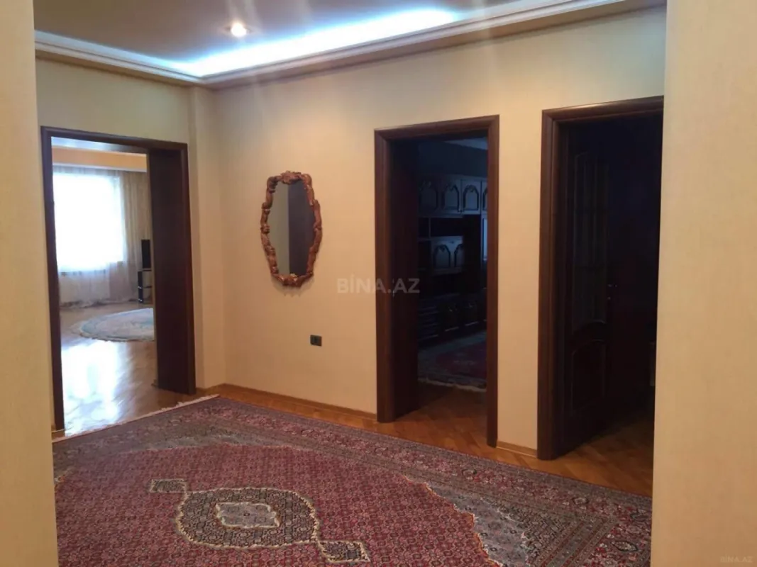 Satılır 3 otaqlı mənzil 166 m²