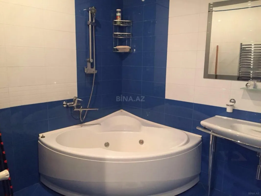 Satılır 3 otaqlı mənzil 166 m²