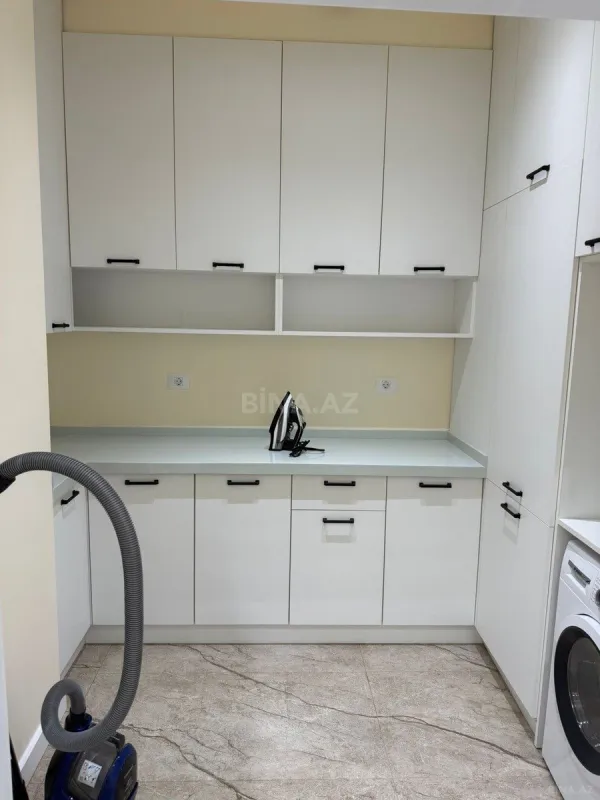 Kirayə verilir 3 otaqlı mənzil 157 m²