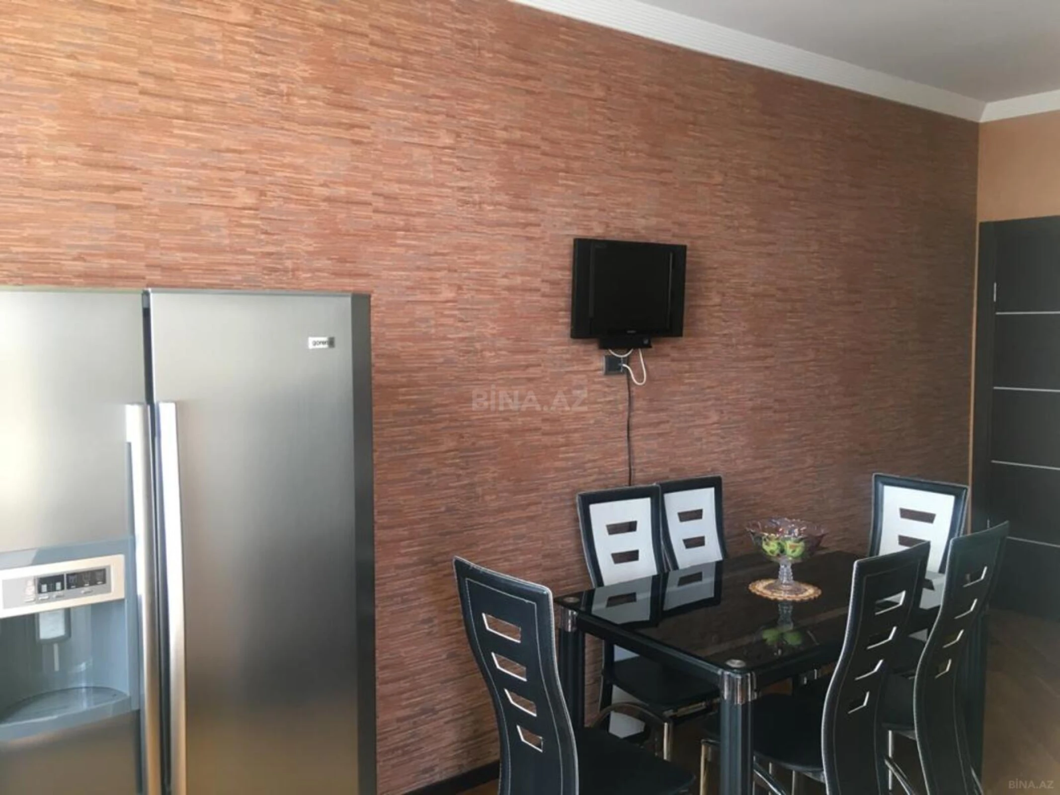 Kirayə verilir 2 otaqlı mənzil 92 m²