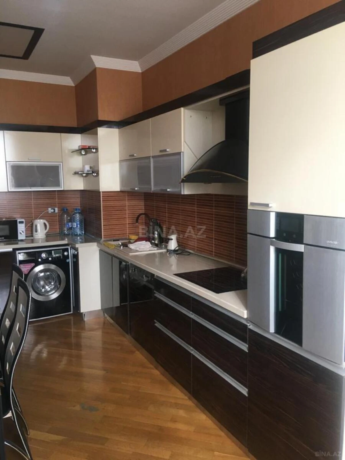 Kirayə verilir 2 otaqlı mənzil 92 m²