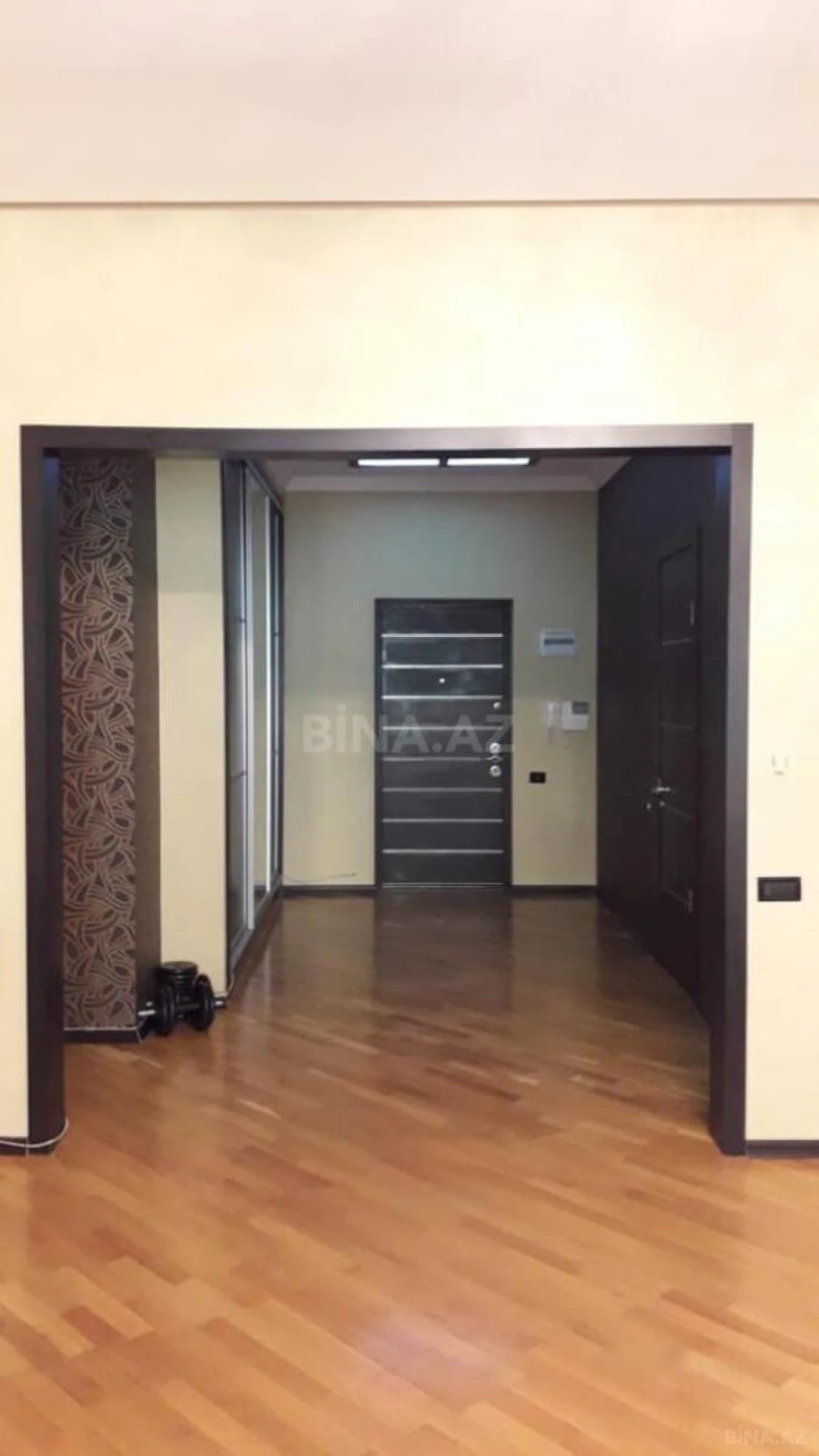 Kirayə verilir 2 otaqlı mənzil 92 m²