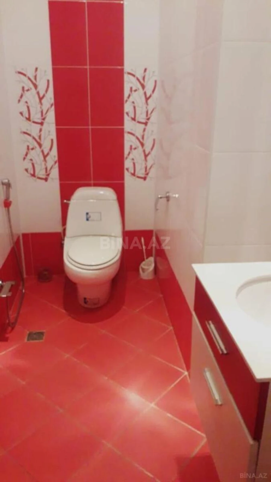 Kirayə verilir 2 otaqlı mənzil 92 m²