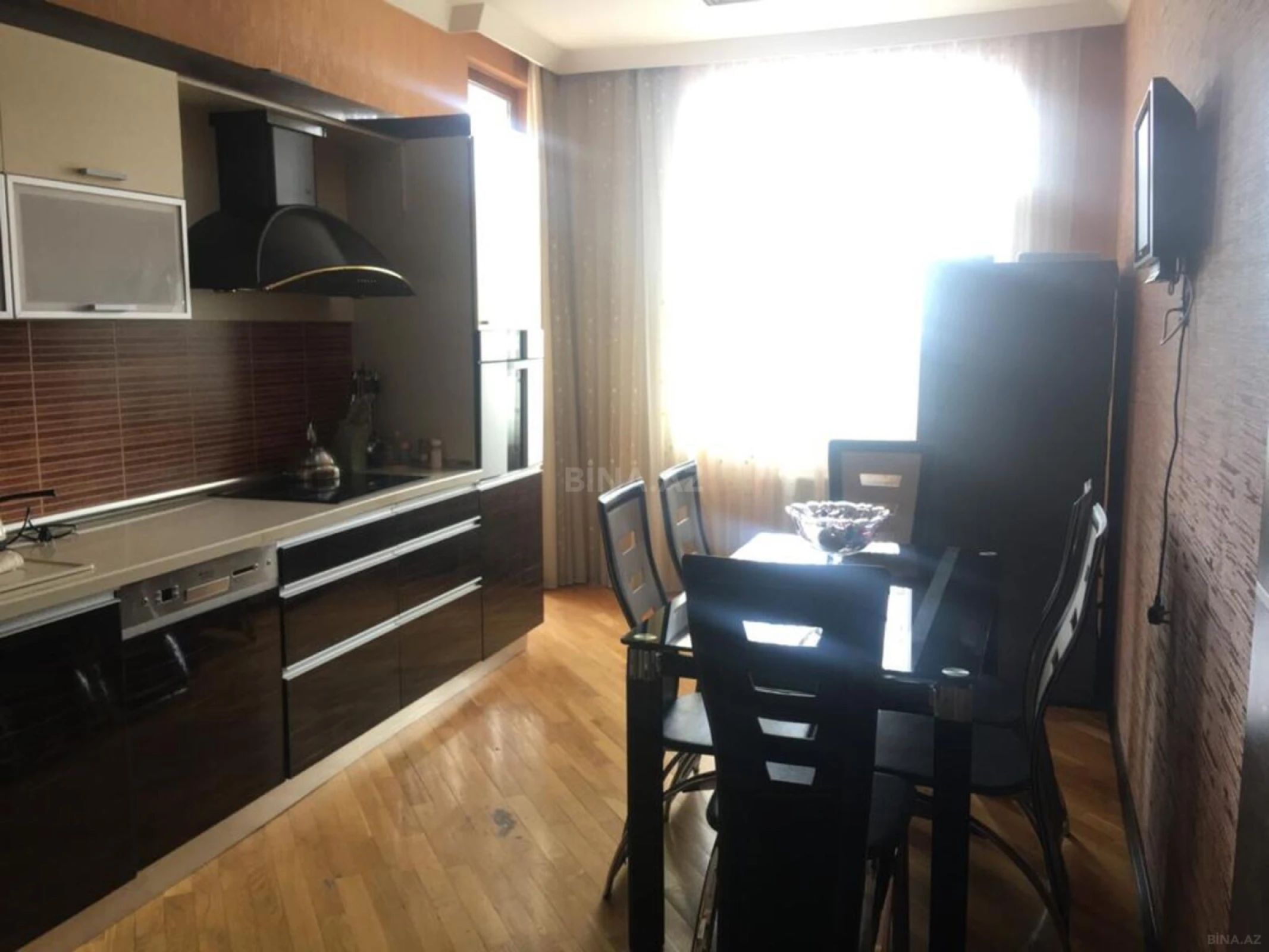 Kirayə verilir 2 otaqlı mənzil 92 m²