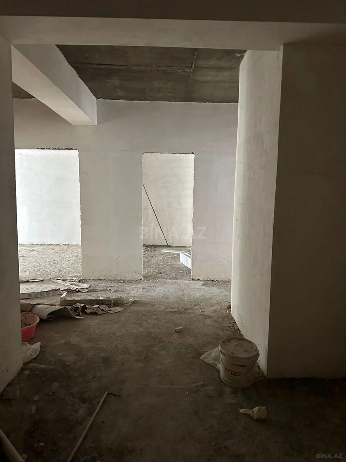 Satılır 4 otaqlı mənzil 178 m²