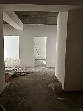 Satılır 4 otaqlı mənzil 178 m²
