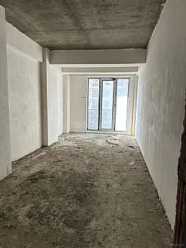 Satılır 4 otaqlı mənzil 178 m²