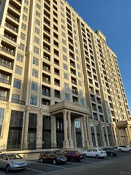 Satılır 4 otaqlı mənzil 178 m²