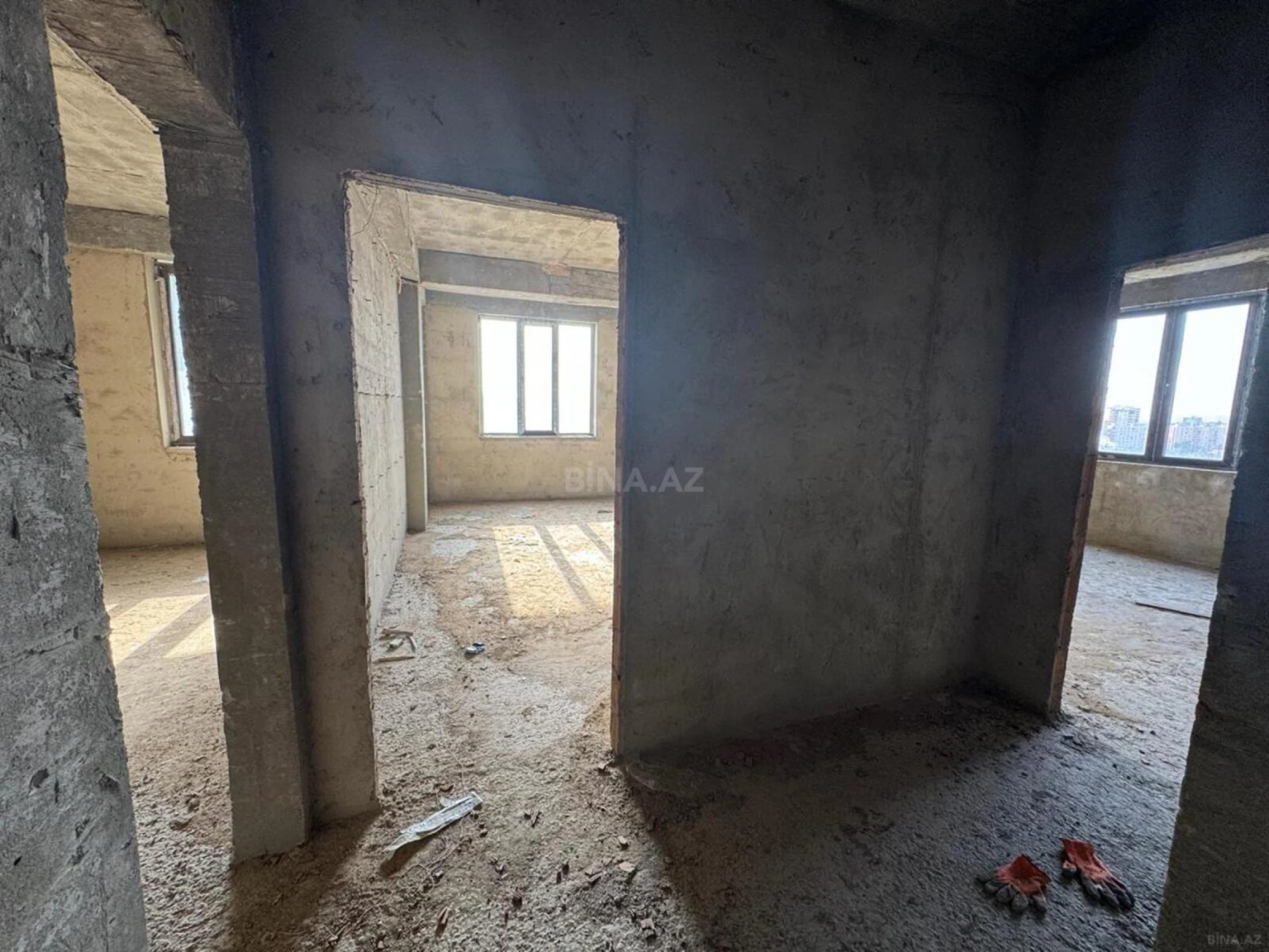 Satılır 2 otaqlı mənzil 79 m²