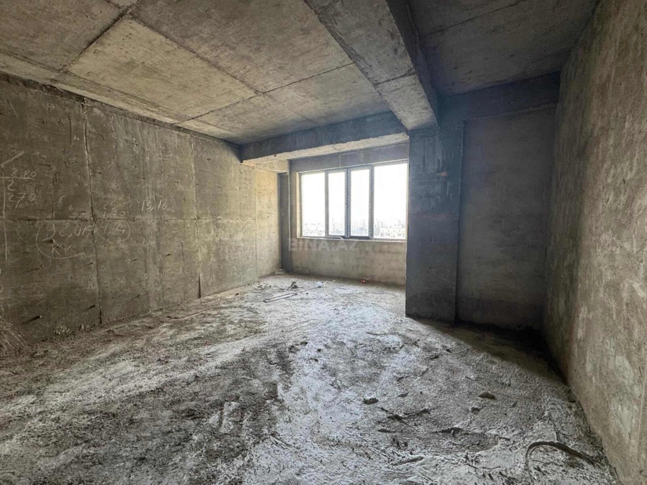 Satılır 2 otaqlı mənzil 79 m²