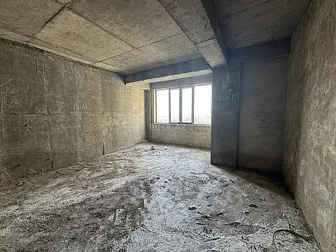 Satılır 2 otaqlı mənzil 79 m²