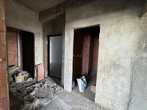Satılır 2 otaqlı mənzil 79 m²