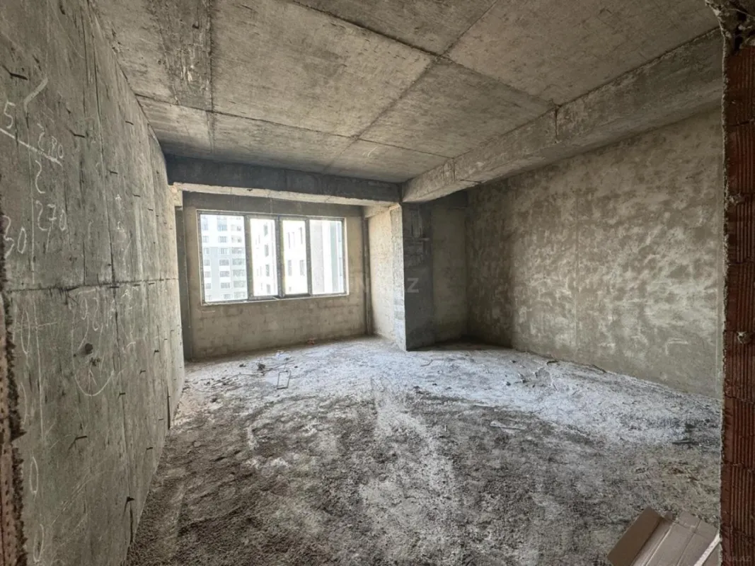 Satılır 2 otaqlı mənzil 79 m²